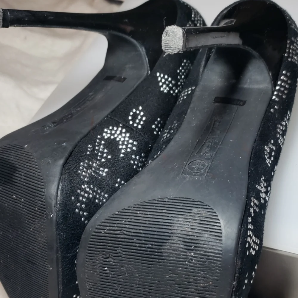 EUC Anne Michelle heels